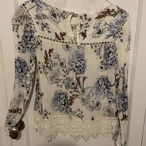 Floral white blouse size xs